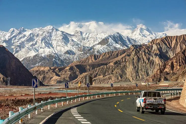 파키스탄의 카라쿤 고속도로.png
