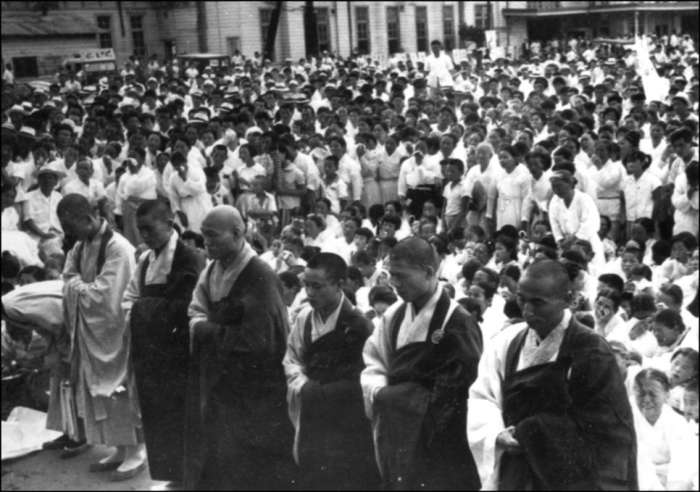 1960.7.28 대구역 광장 경북지구피학살자합동위령제(사진출처- 한국전쟁피학살자유족회).jpg