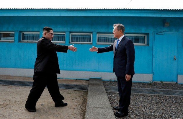 문재인-김정은 만남.png