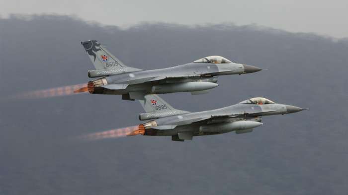 미 F16 전투기.png.jpg