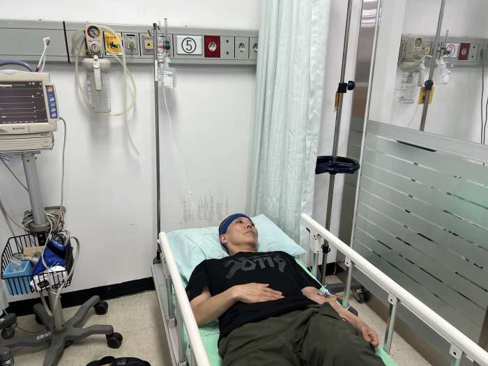 단식 19일 째, 서대문 적십자 병원에서 응급 주사를 맞고 있는 함계남 동지(260921).jpg